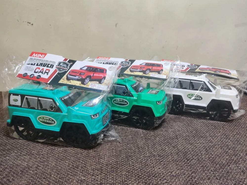 Mini Defender Plastic Free Wheel Toy Car packing